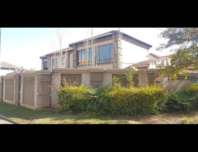 4 BEDROOM HOUSE FOR SALE IN MEYERTON EXT 6